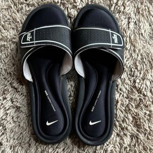 Nike slides